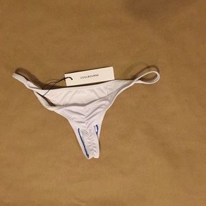 Selling a medium Coulbourne bottom NWT